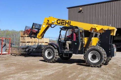 Rough Terrain Forklifts: Tips to Know Before Choosing the Right Equipment